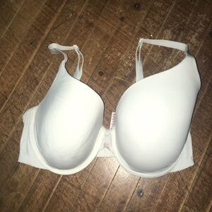 Victoria’s Secret uplift semi Demi 32DDD bra